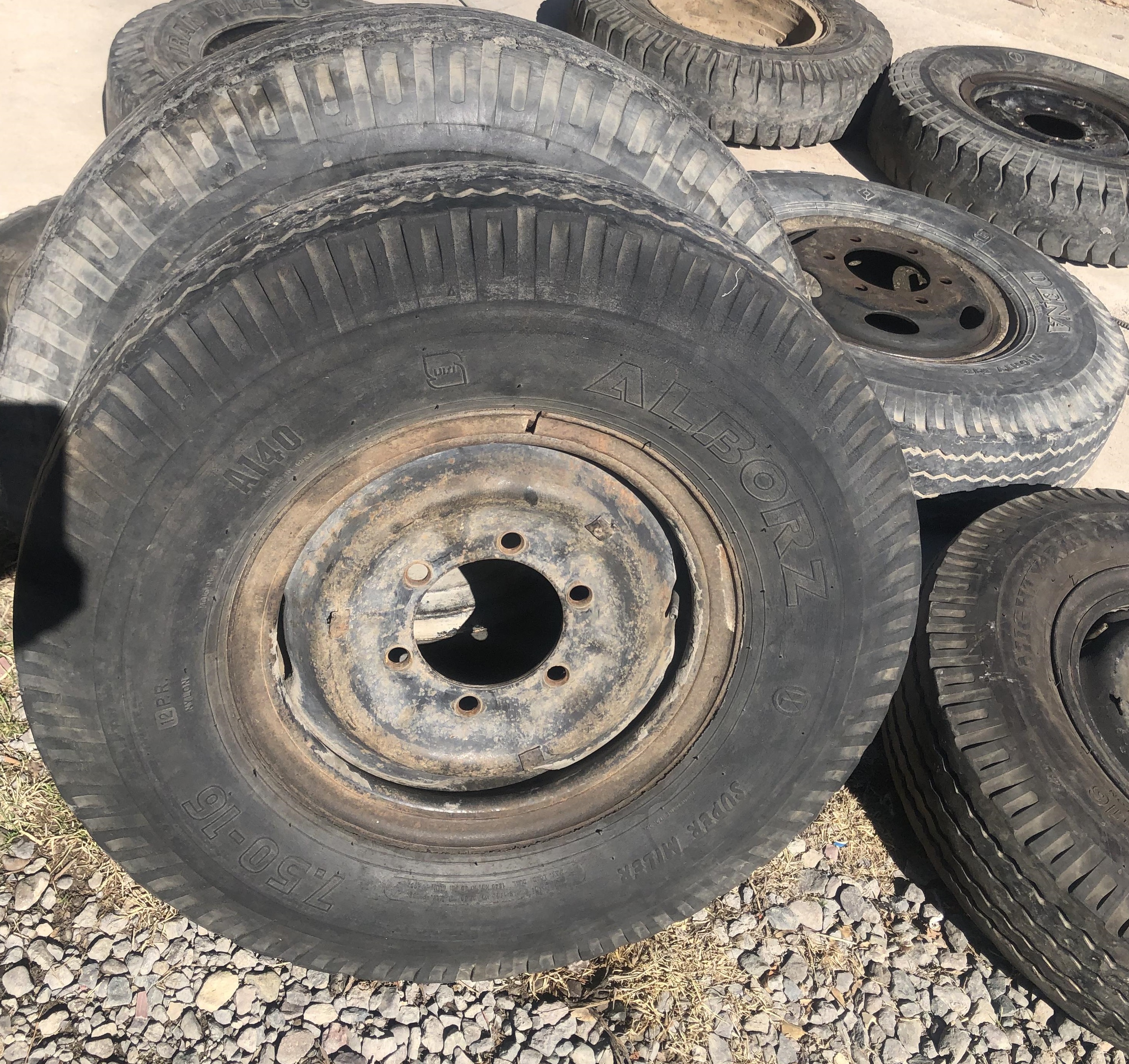 لاستیک کارکرده نیسان 700/16 (آج دستی) با رینگ و تیوب (باد شده)